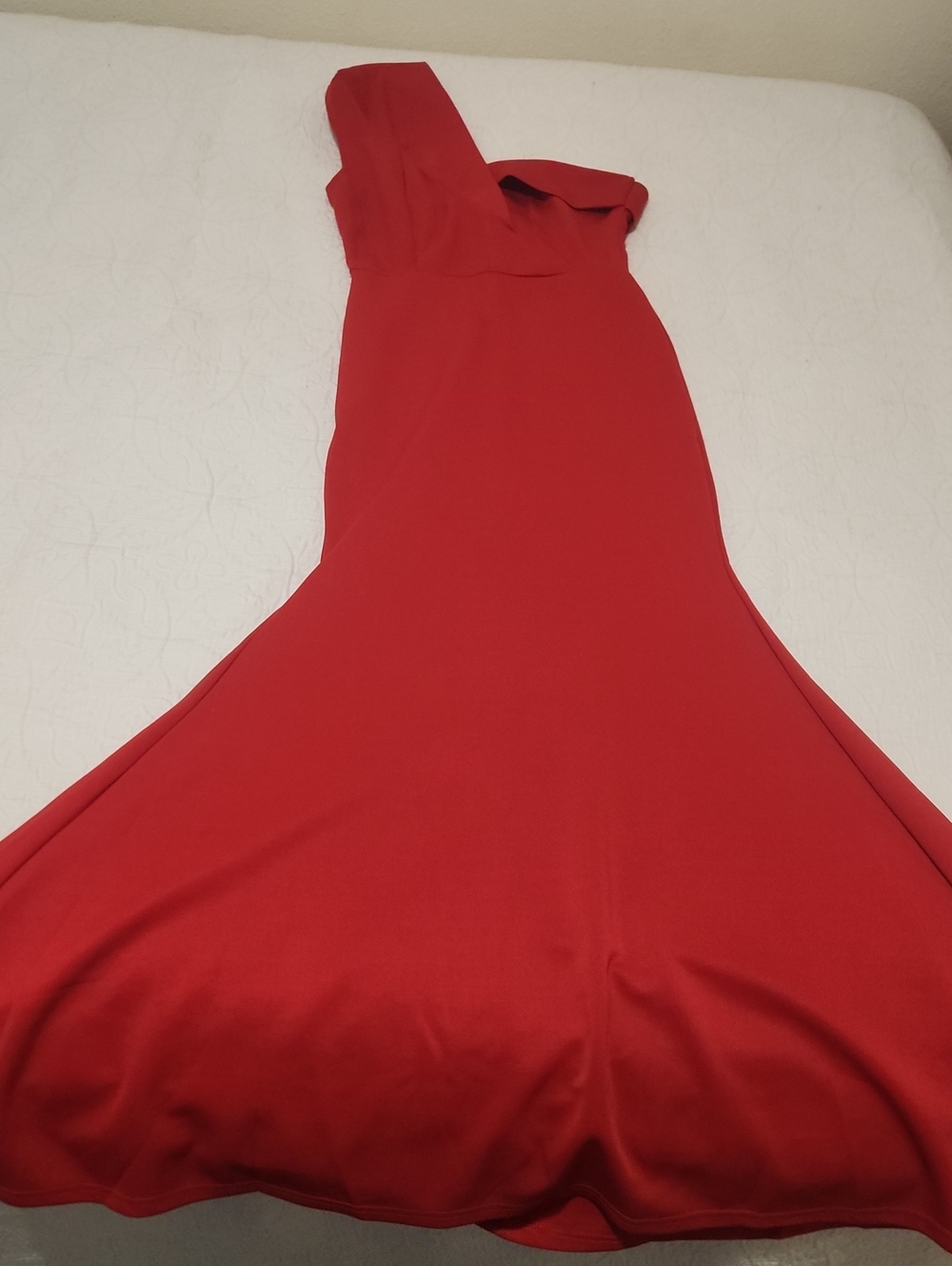 Elegant Red One-Shoulder Evening Dress